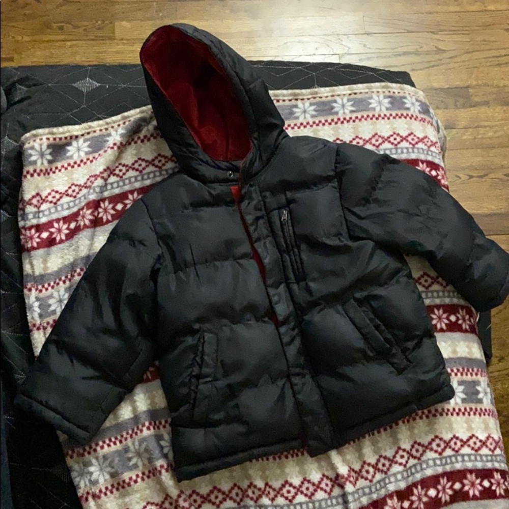 Boys XS (4) Black & Red Heavy Winter Coat
